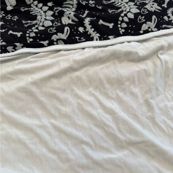 Dinosaur Fossil Pattern Throw Blanket - Black and White - Picture 8 of 8